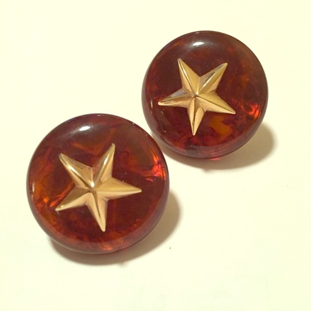 🌼Vintage🌼 Trifari bakelite clip on earrings